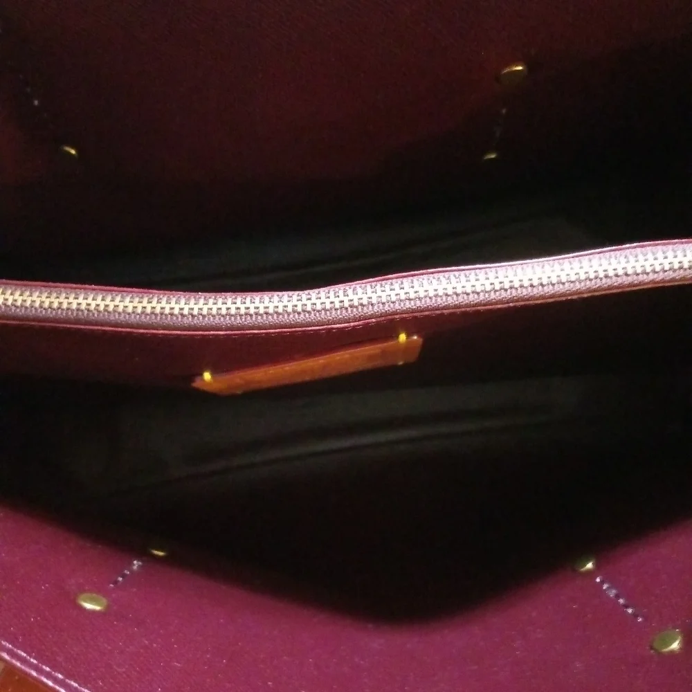 Authentic Coach Charlie Carryall